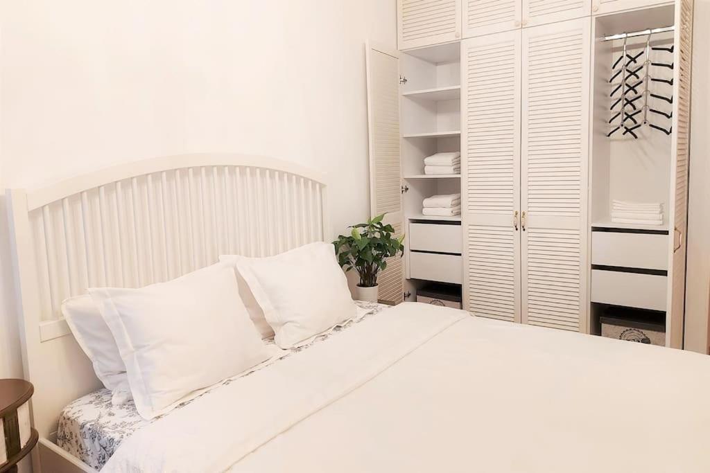 בוקרשט Cosy Boutique 61 Sqm Apartment - Private Parking - Ten Blocks Residence מראה חיצוני תמונה