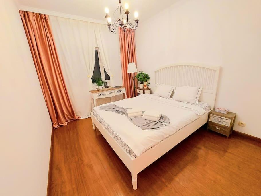בוקרשט Cosy Boutique 61 Sqm Apartment - Private Parking - Ten Blocks Residence מראה חיצוני תמונה